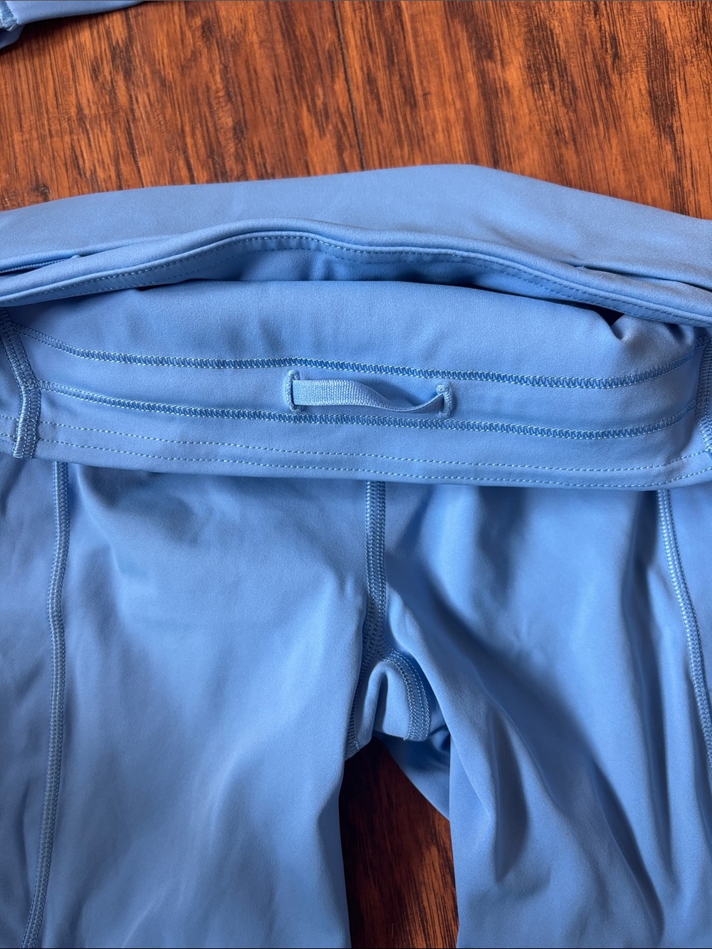 Lululemon Pool Blue Athletic Set - Size 4 -USED - see description - Picture 5 of 7